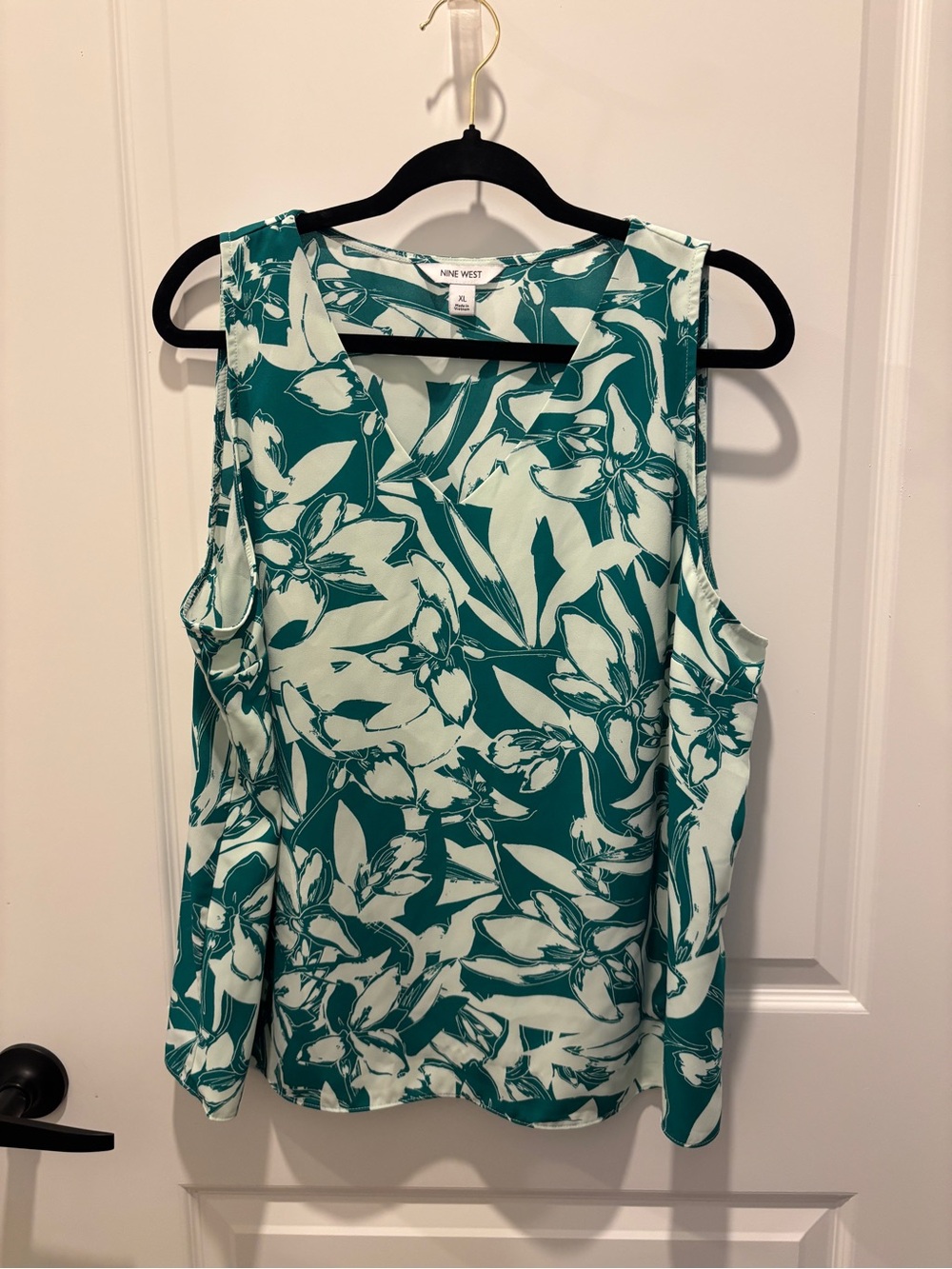 Nine West Teal and White Floral Sleeveless Camisole